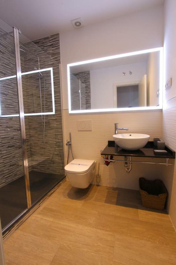 Alma Suites Madrid Exterior photo